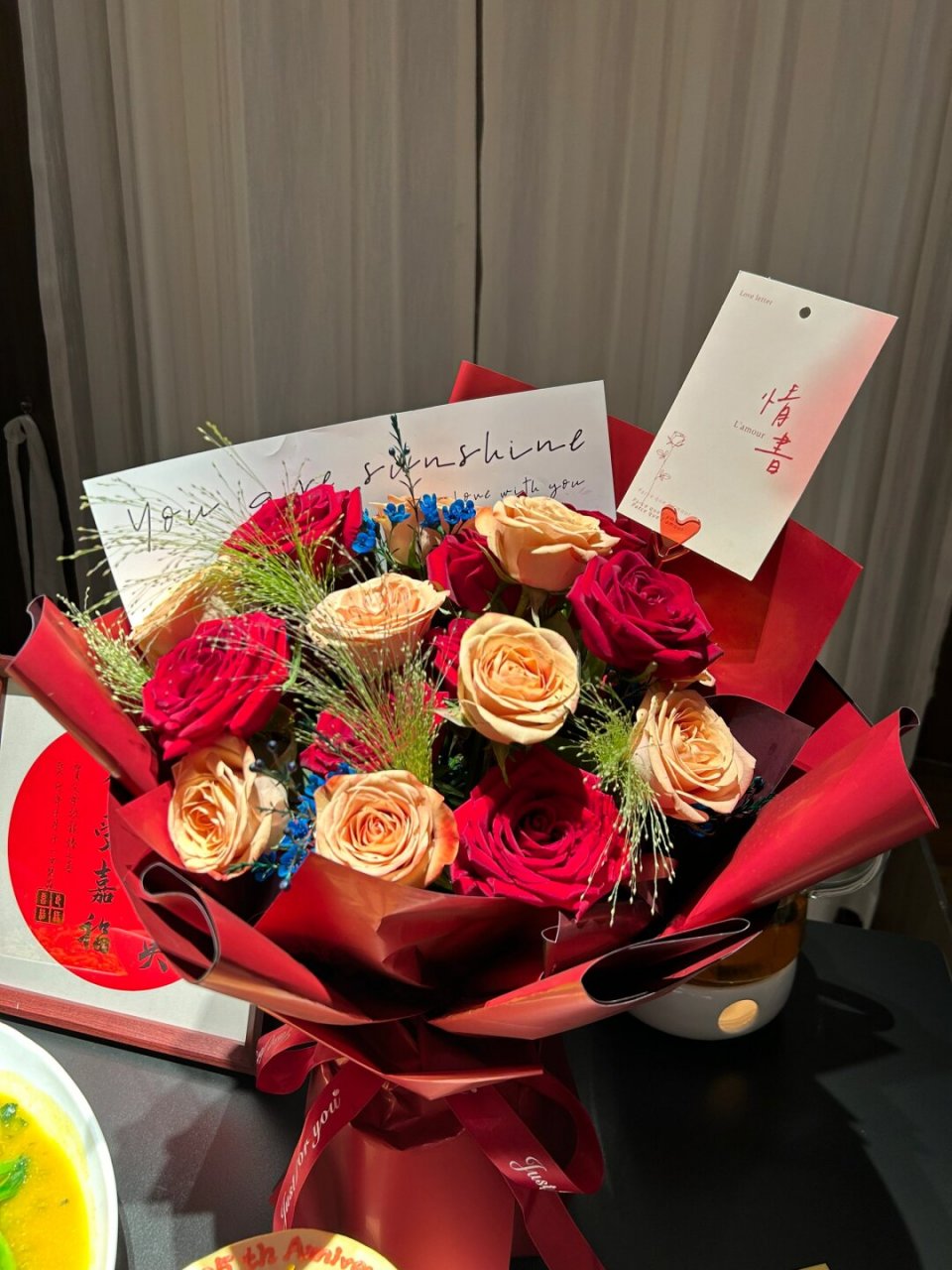 父母银婚纪念日  今天是你们结婚二十五周年的日子,一个值得纪念的