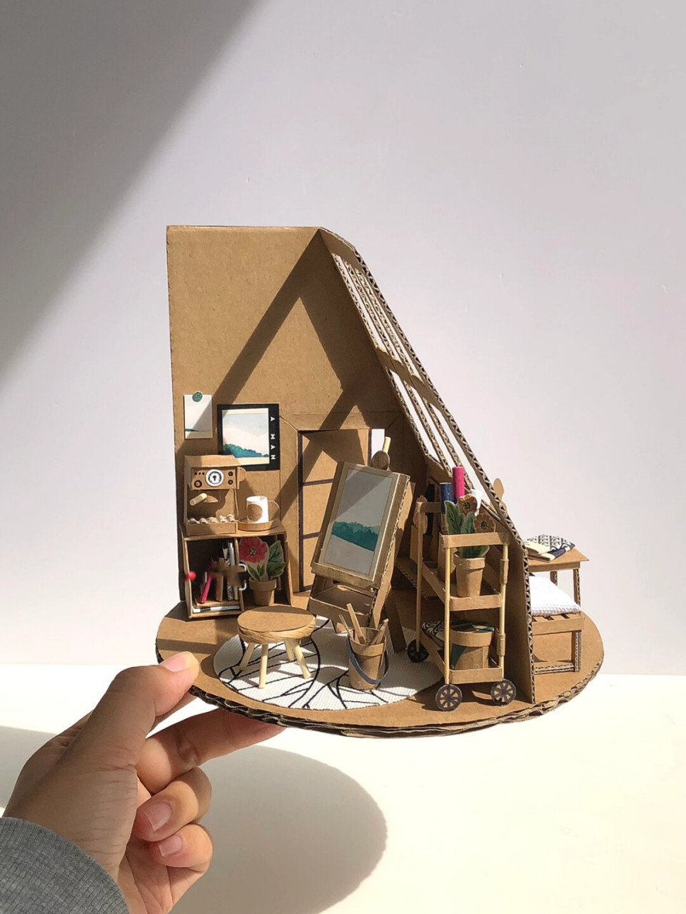 废纸箱手工diy制作小房子 温暖阳光房  圆形小屋系列的更新仍在进行中