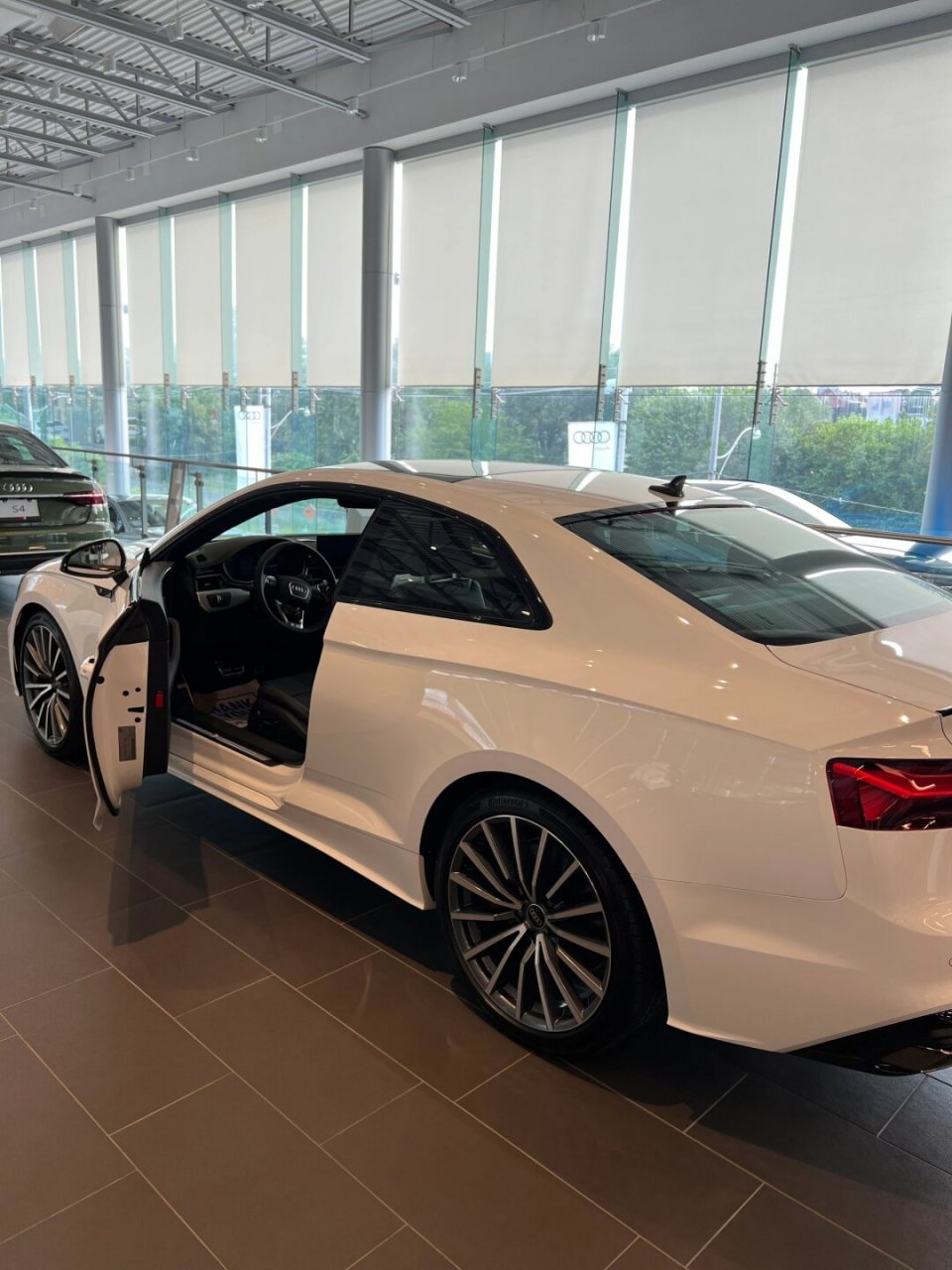 99心动车型:奥迪23款a5单门轿跑coupe,白色惊艳现车,本月限时虞惠