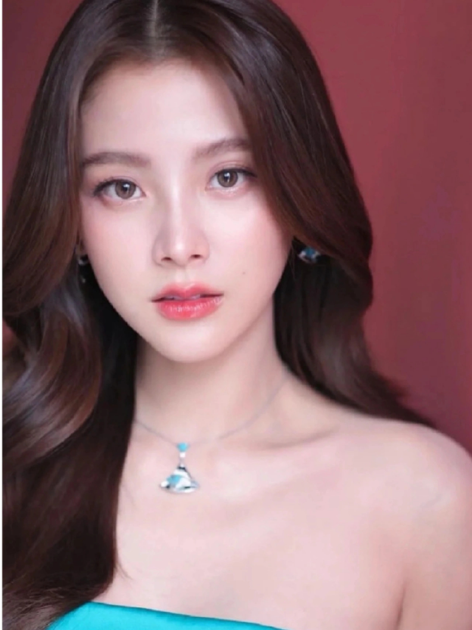 小水在泰国相当于内娱的谁 泰国的小水就像是内娱界的一颗明星,她真的