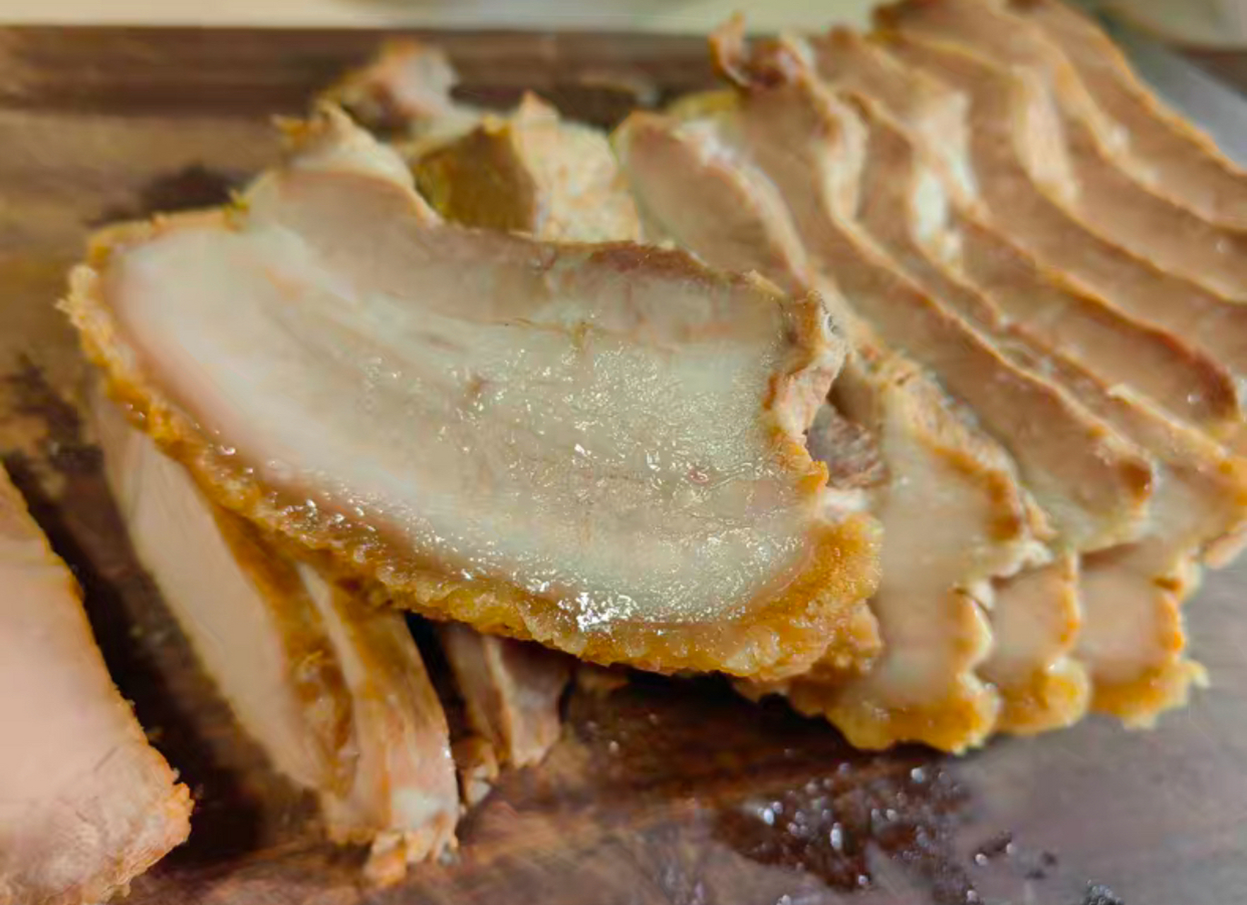 前几天,我姑在广西陆川带回来了三块扣肉,给我们家一块,还说是广西有