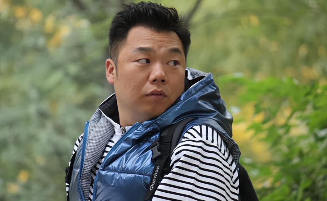 演员姜超:相亲20次才成功,与胖妻蜗居生活也幸福