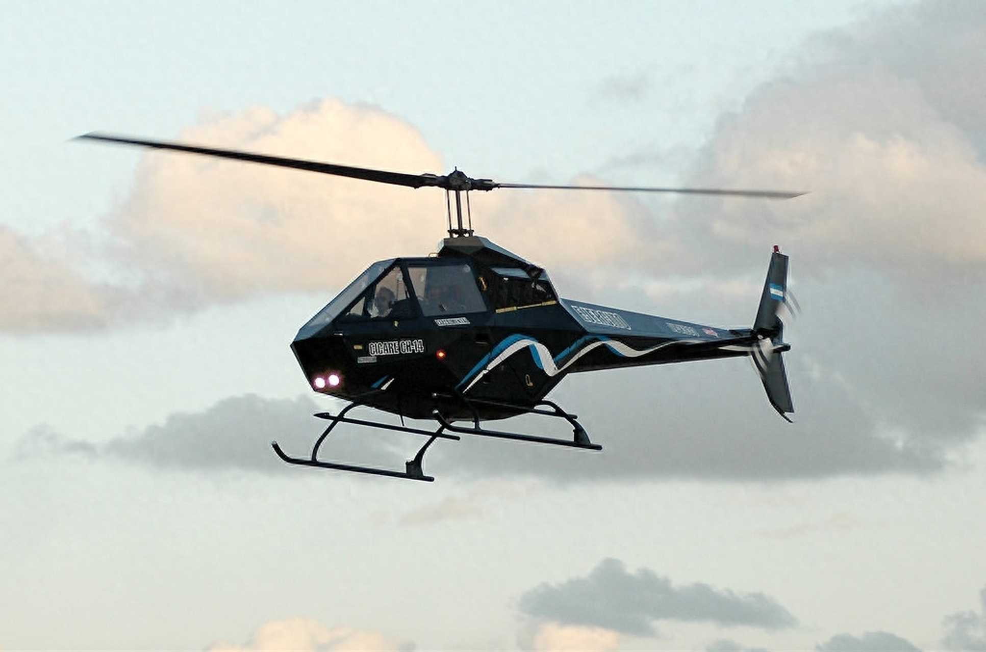 飞行器欣赏:阿根廷西卡雷直升机公司研制的ch