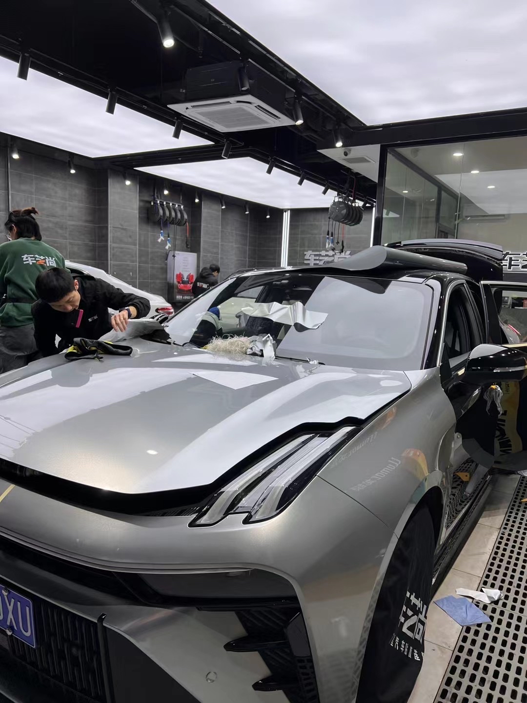 高级感!车艺尚装贴领克03车型yeecar的gt银色车漆改色膜