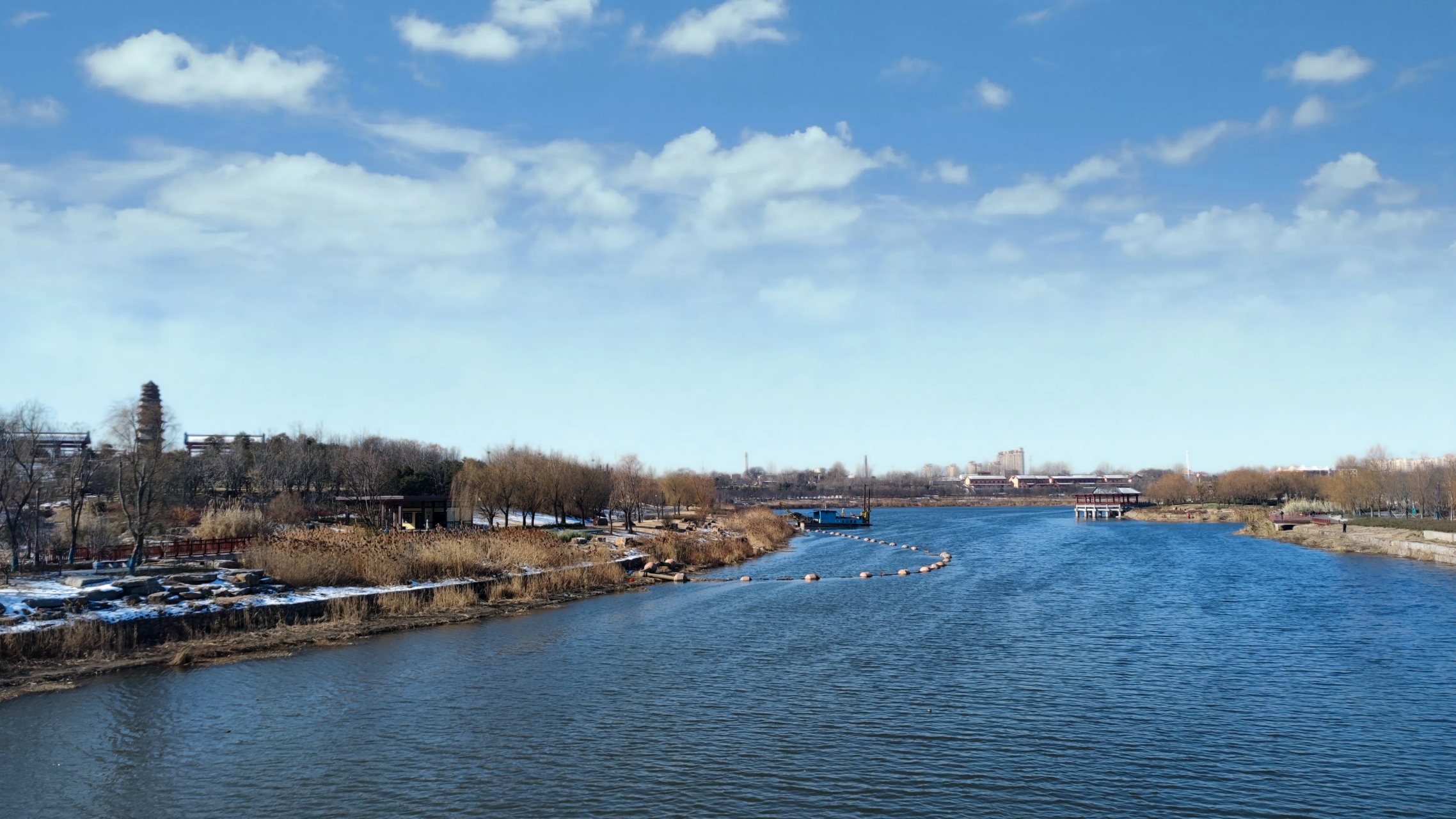 郑州# 郑州免费周边游的好去处,洧水公园位于郑州新郑市南关,被誉为