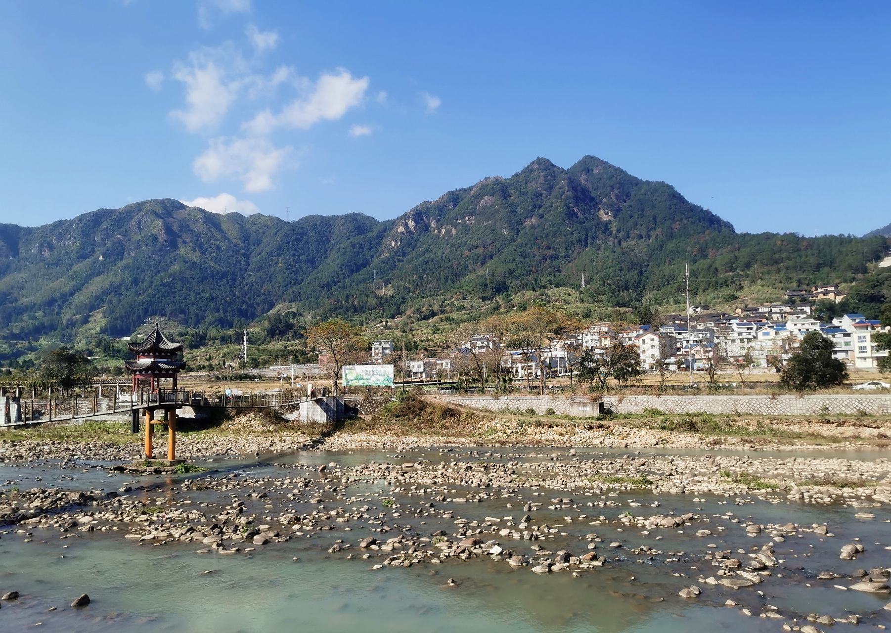 洋中古镇,福建宁德的"梦里水乡",古镇距离宁德市二十公里,群山环抱,两
