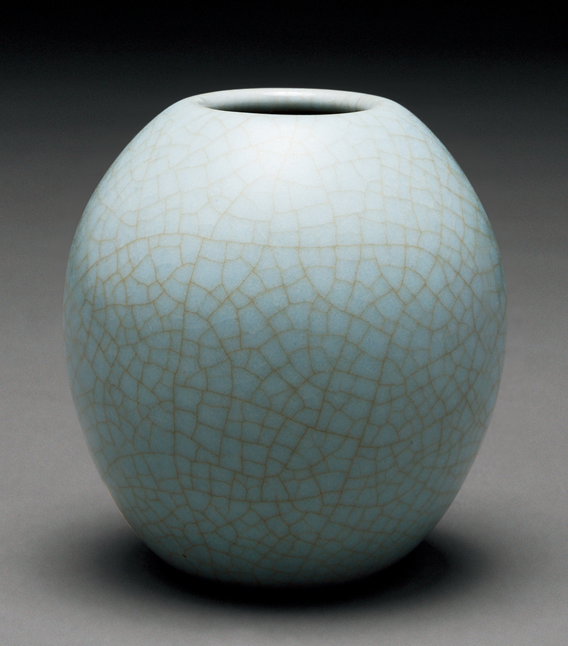 摘要: 明清瓷器釉面开片的奥秘和鉴别,保养方法.