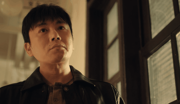 全程歪脖子睁不开眼45岁秦昊带来影帝教科书式演技