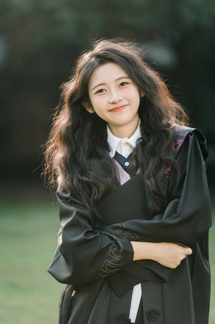 一定要拍一组学士服写真  "转眼又到了毕业季" 答应我6015一定都