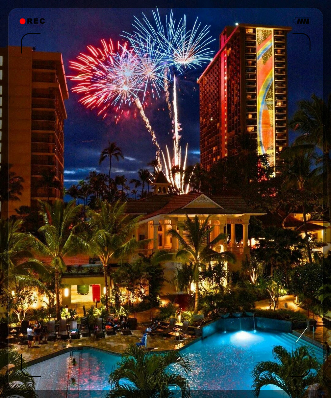 和闺蜜一起去夏威夷酒店吧  这家酒店位置优越,坐落在威基基海滩最