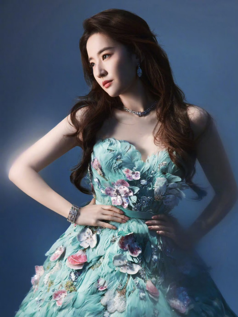 刘亦菲 开屏# 仙女姐姐刘亦菲虽然非常佛系,但不耽误她埋头挣钱.