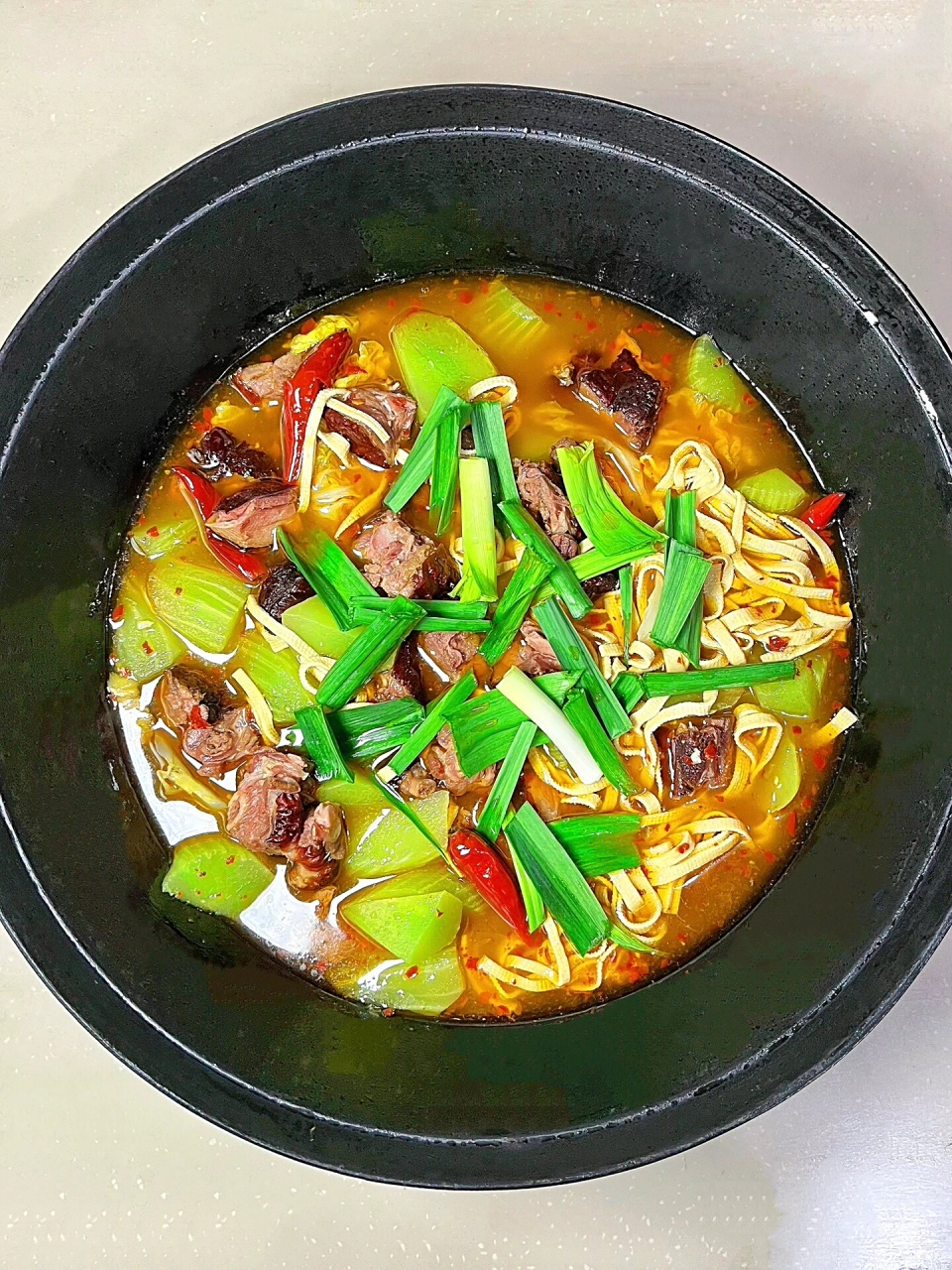 向所有姐妹安利这个冬季限定美食腊鸭腿火锅 寒冷的冬天和家人朋友来