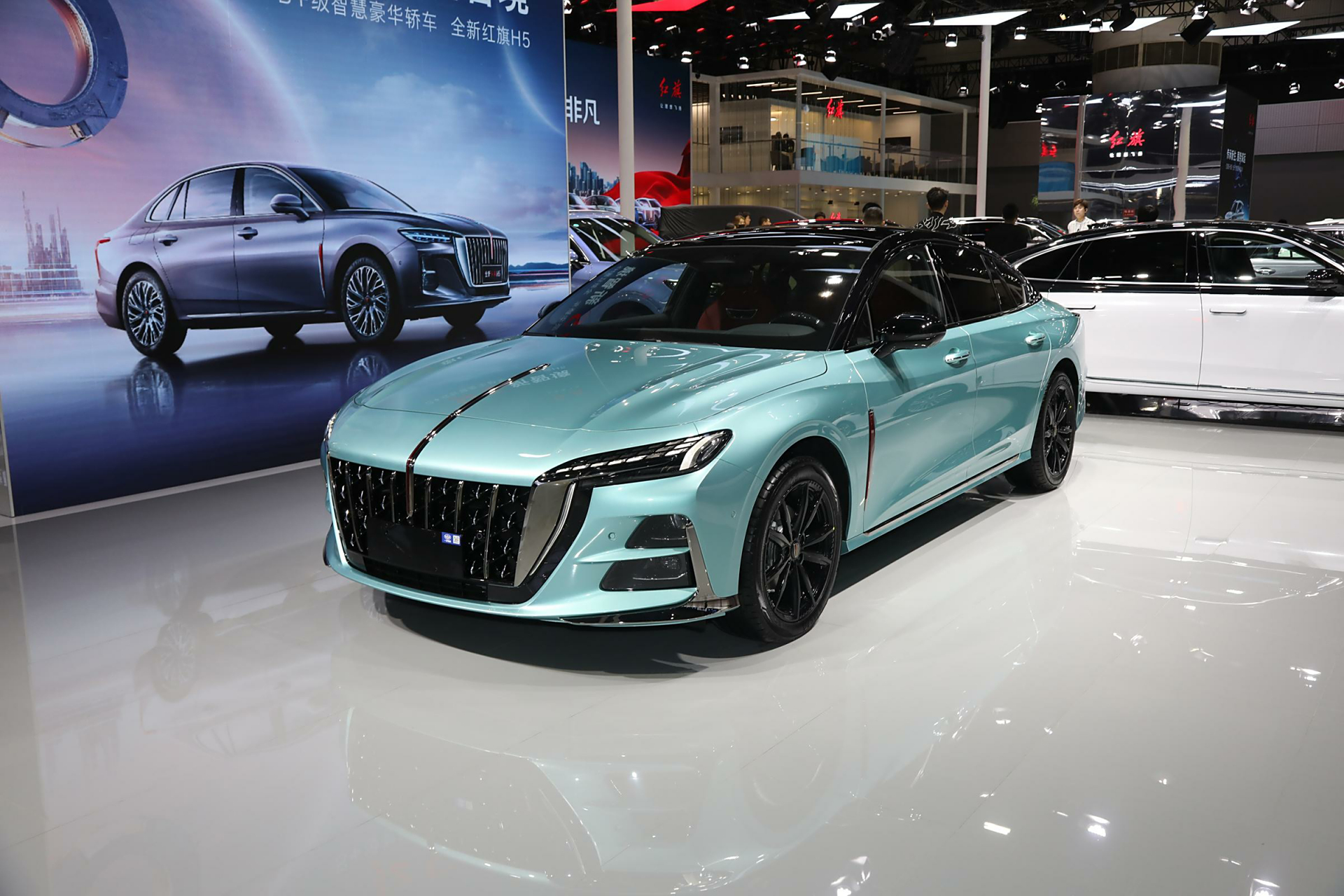 红旗h6是红旗旗下的b 级豪华轿车,售价19.28-23.98万.