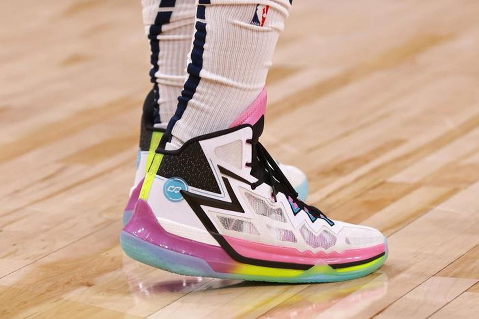 恭喜国内球鞋品牌361正式签约约基奇!