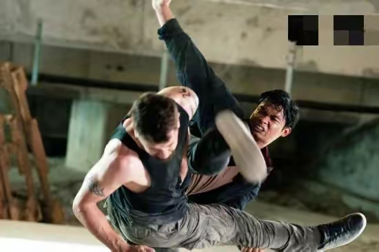 动作犀利狠辣!泰国功夫巨星托尼·贾,用拳头打进美国好莱坞!