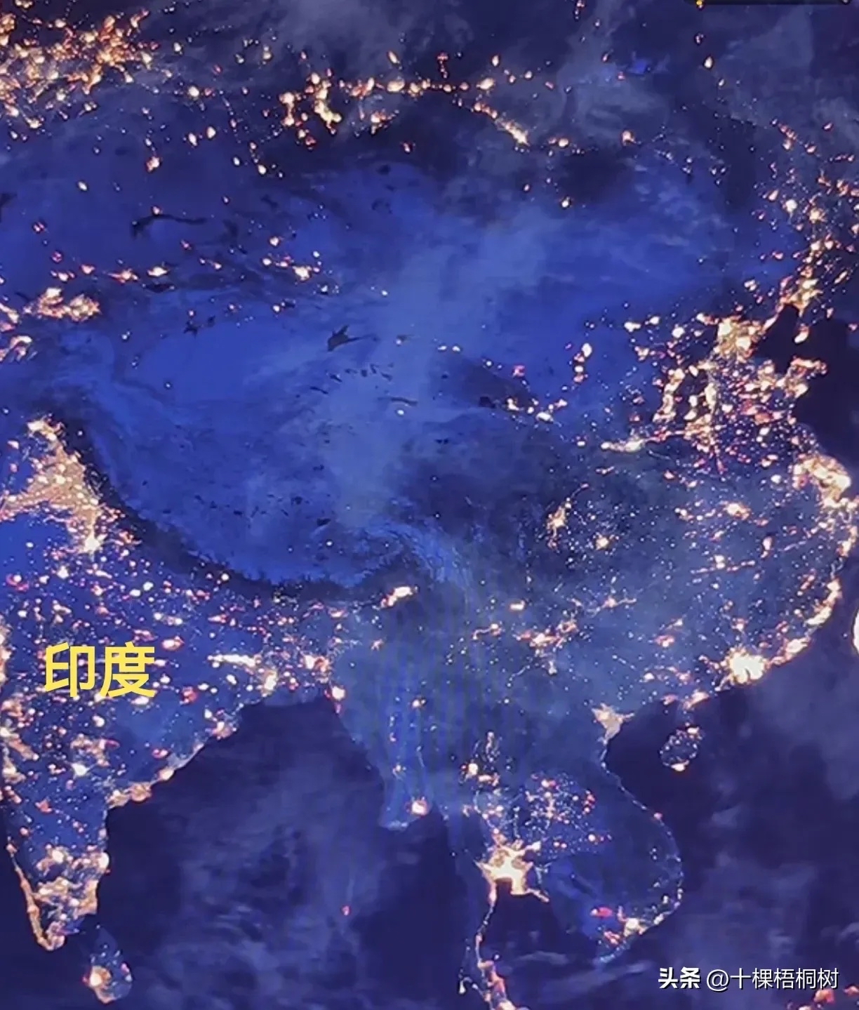 中国和印度卫星夜景图对比:中国的长三角,珠三角,京津冀和海峡两岸