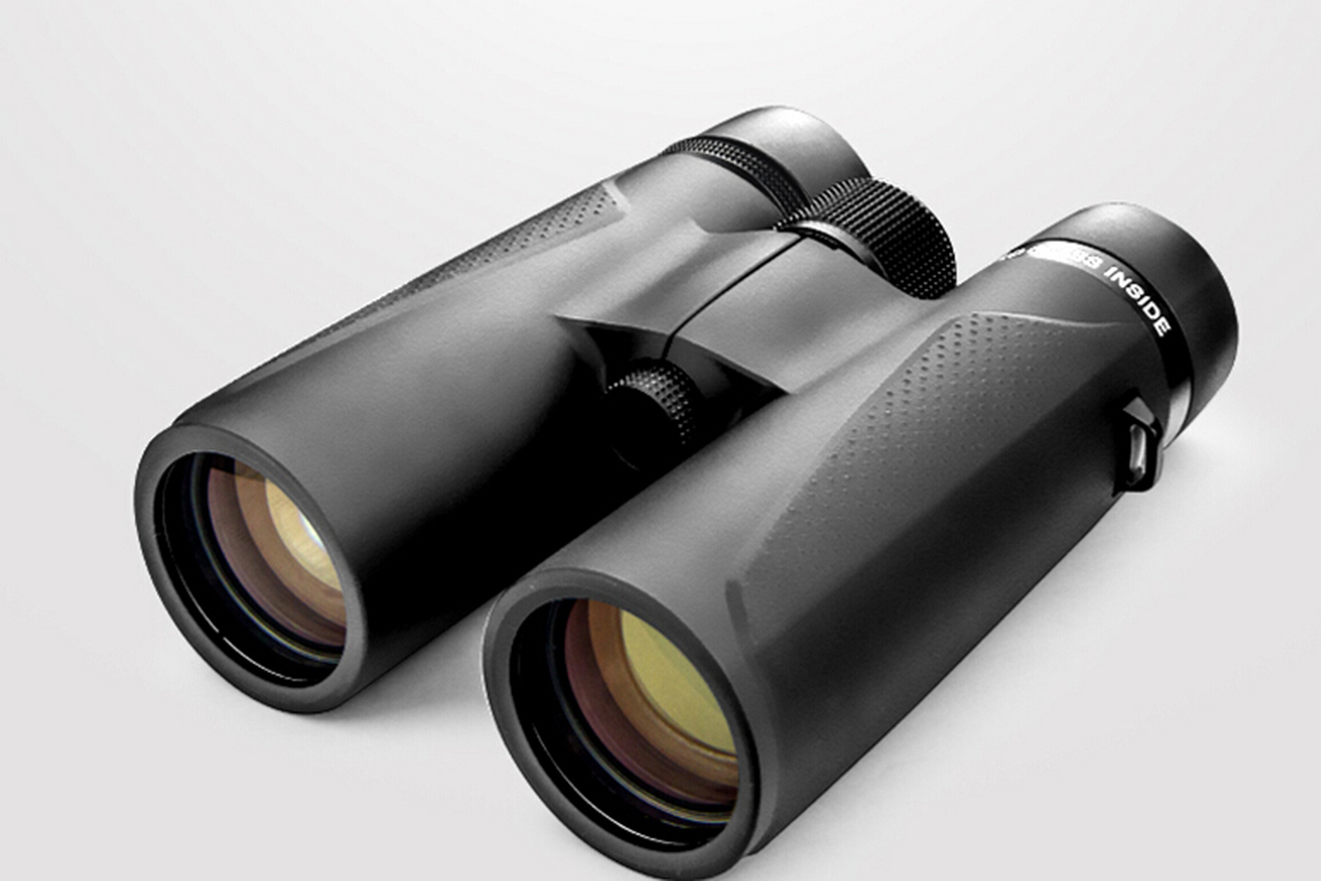 胜途望远镜系列适合家庭旅行和户外娱乐,采用ed高清镜片,防水防雾