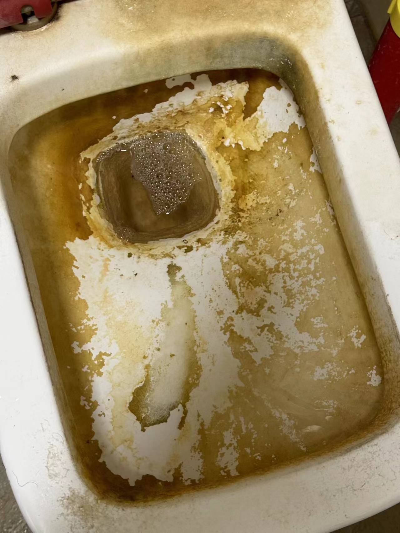 小便池尿碱怎么去除干净