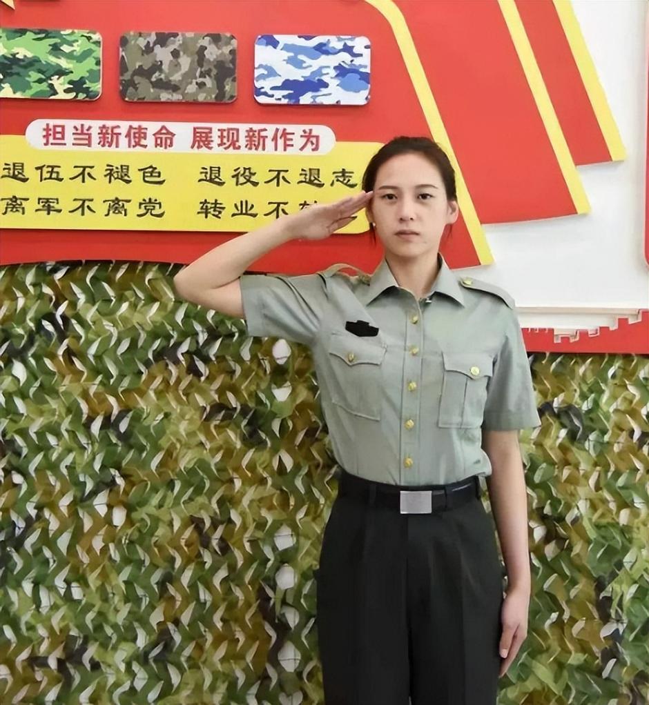 回顾00后"女枪王"沈梦可,错失提干机会退役,现在有了新的身份