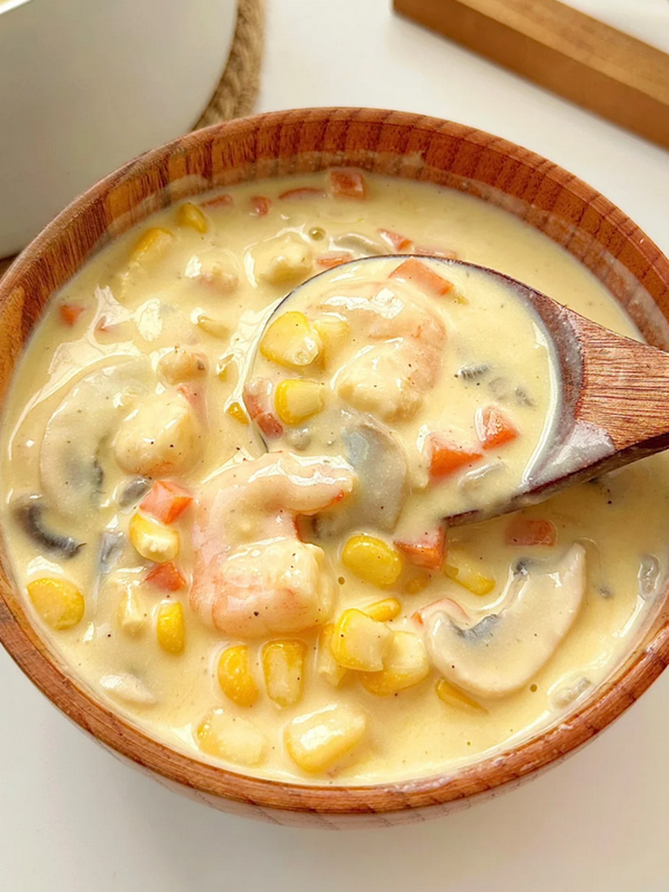 奶香玉米浓汤,美味与健康并存  相信我,这款奶香玉米浓汤真的太好喝了