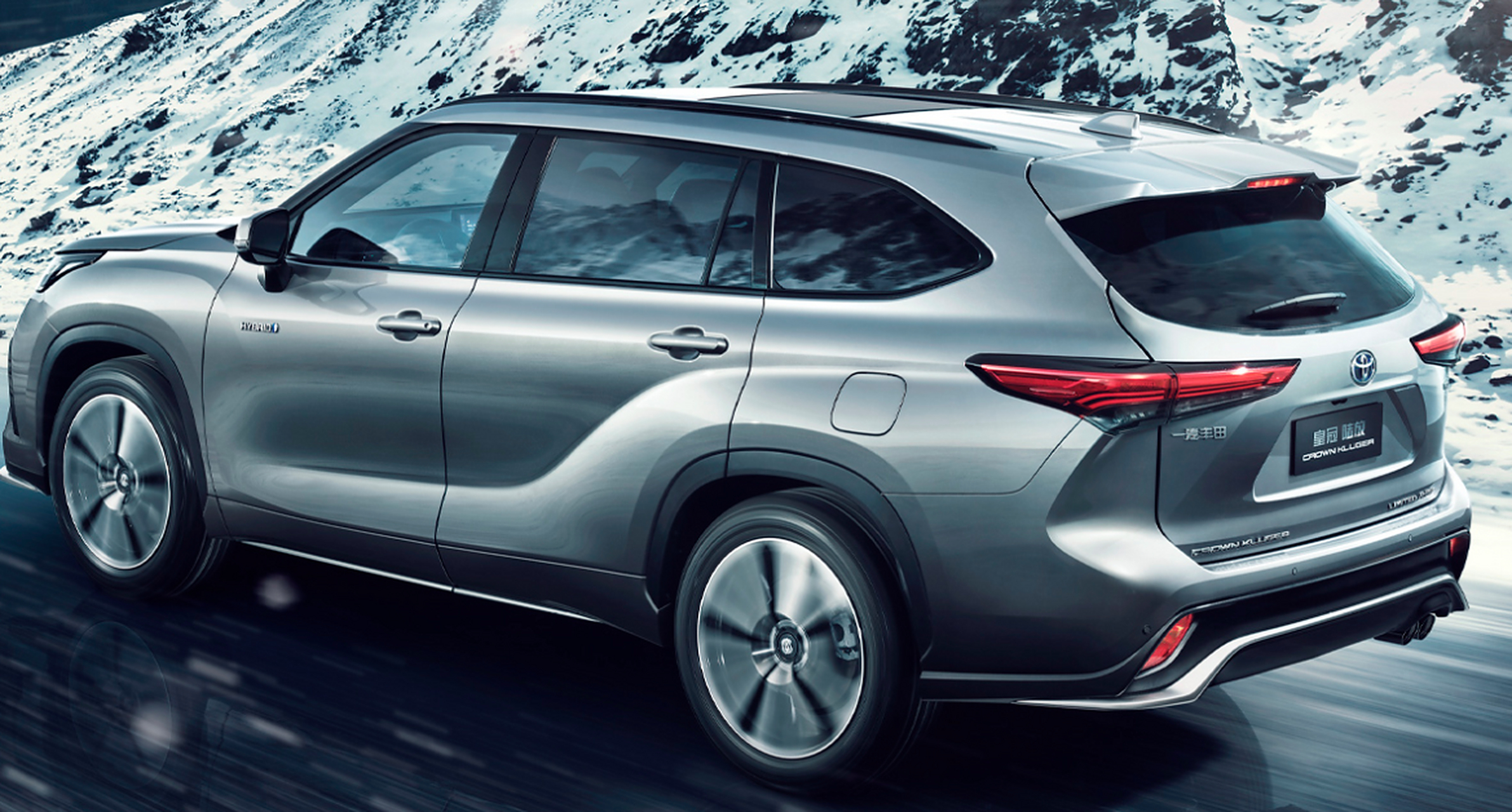 丰田汽车旗下的中型suv皇冠陆放备受瞩目,凭借独特设计,豪华内饰和