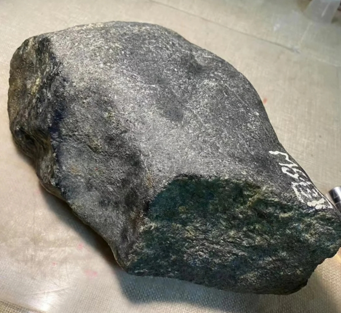 点击头像看直播# #翡翠原石#  老帕敢手镯料 6.