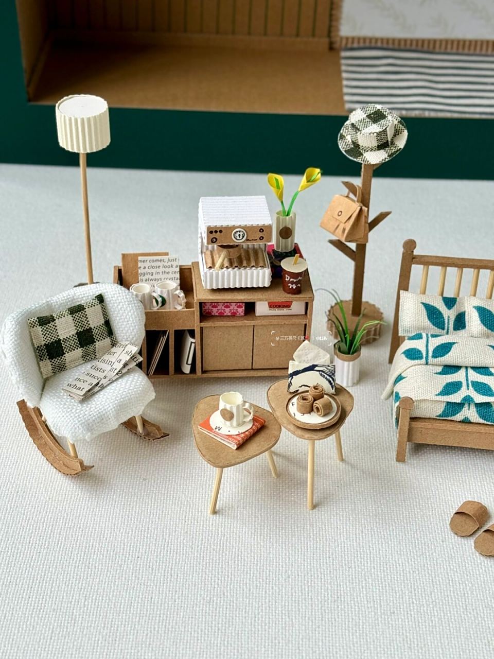 手工改造|纸箱变废为宝diy微缩小屋迷你家具