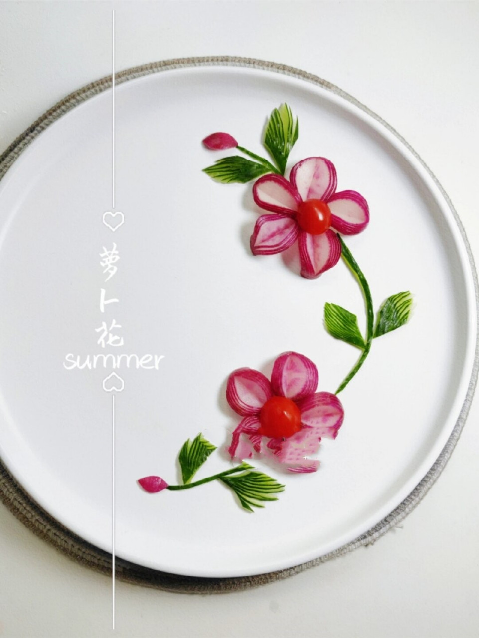 0】压箱底的摆盘装饰  如何创意地用黄瓜进行摆盘装饰?