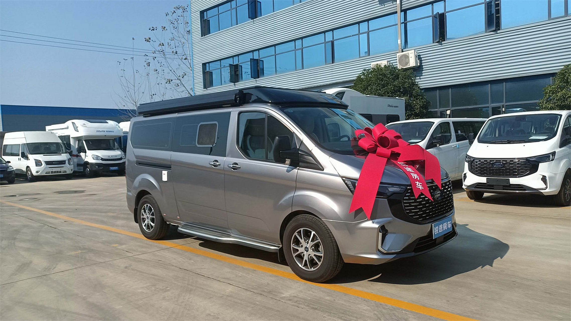 福特v362柴油版升顶房车 商务接待,旅游露营等都能兼容 可夫妻二人