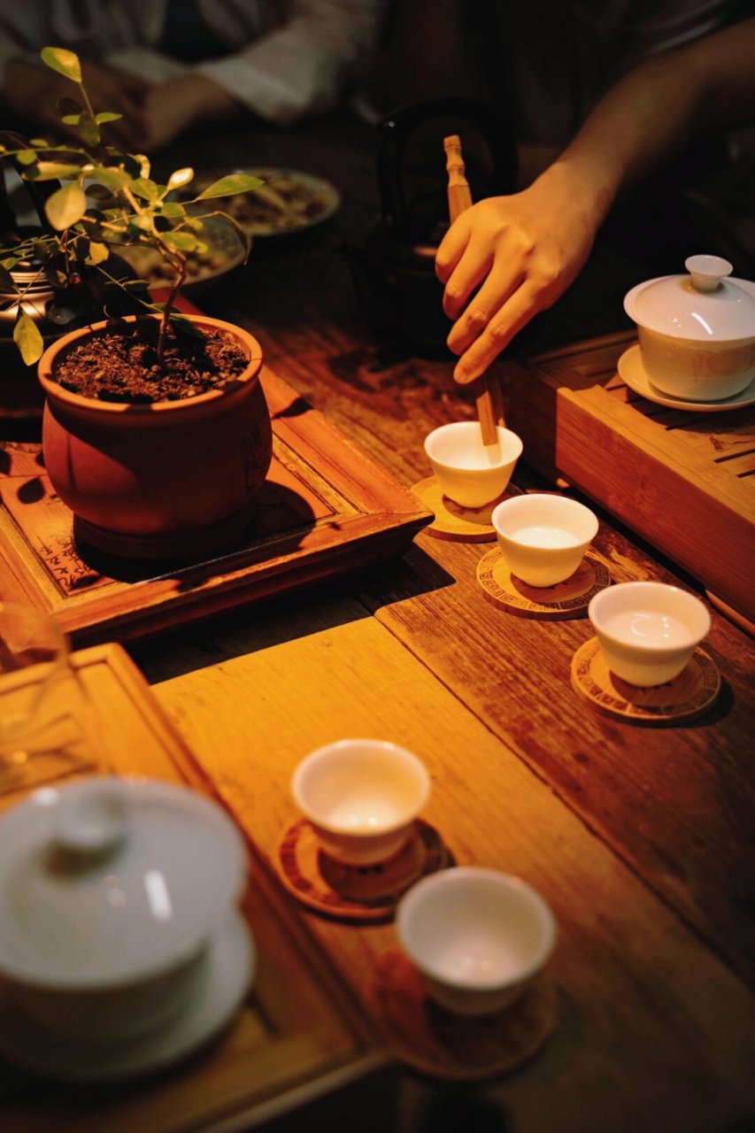 中国茶道,作为一种融合了礼节,人格修养,艺术意境,美学理念和精神