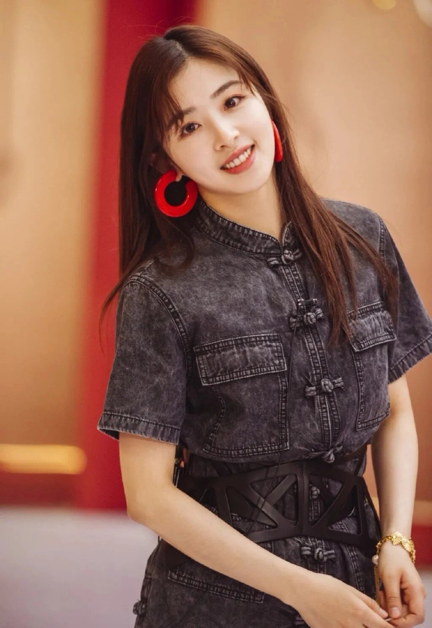 竟然之前没发现 张含韵的长相实在太甜美了!