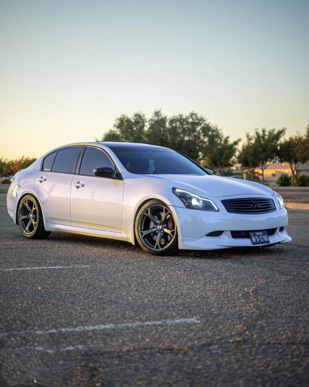 英菲尼迪g37s|超好看的白魅变蓝改色  英菲尼迪g37s这辆车真的太惊艳