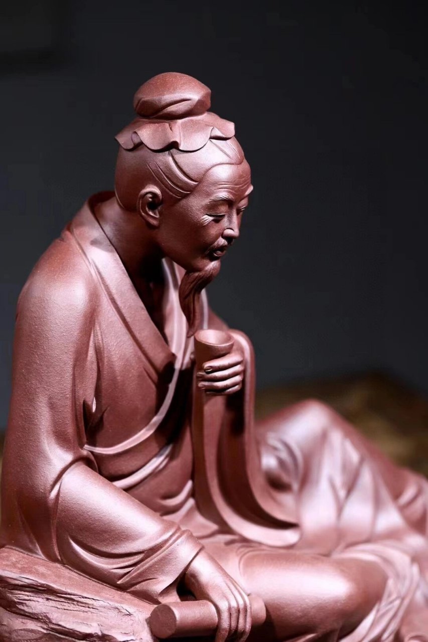 19-【茶圣陆羽】  《茶圣陆羽》雕塑作品  规格:长度52厘米,宽度22