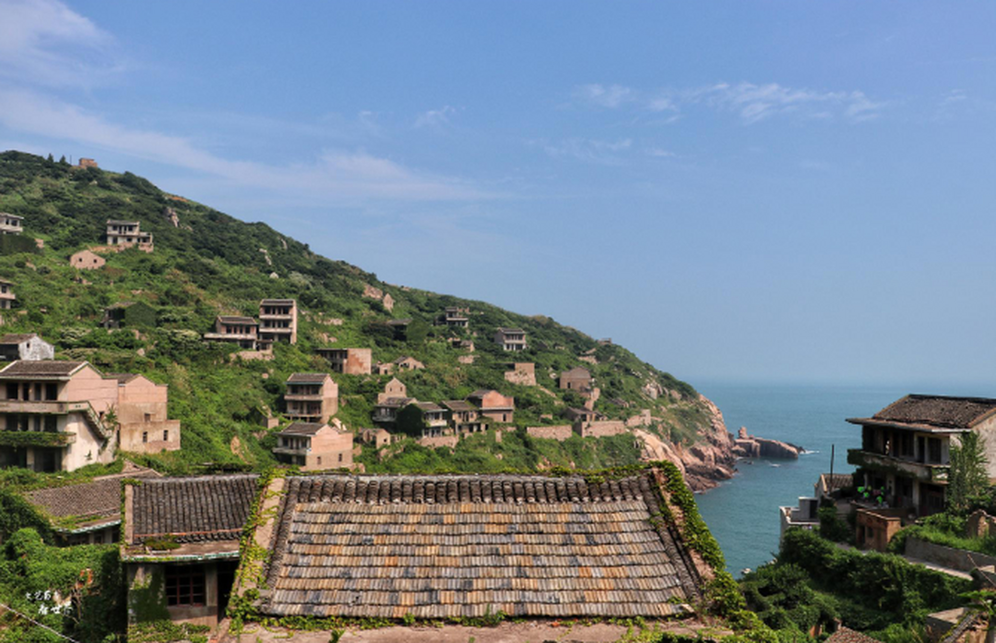 浙江舟山市嵊泗县嵊山镇的后头湾村,曾是热闹的渔村,后因交通不便和