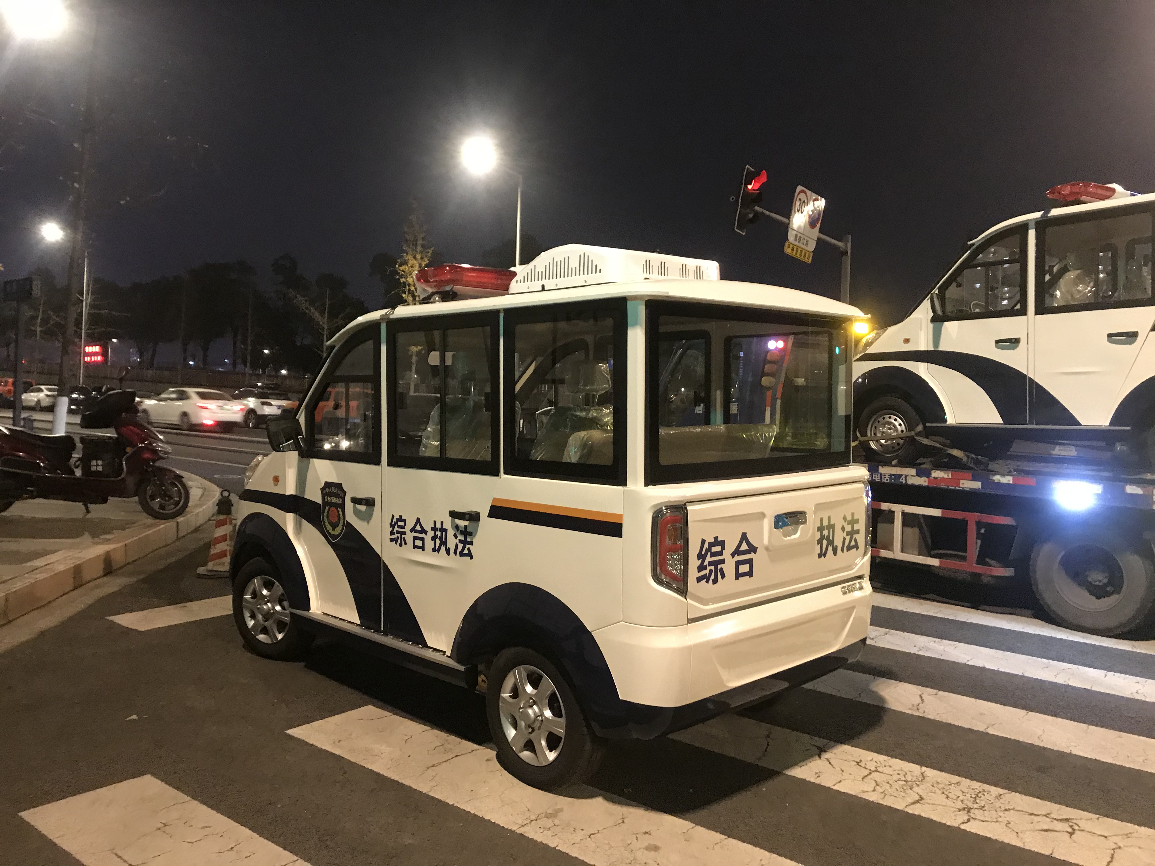五菱巡逻车