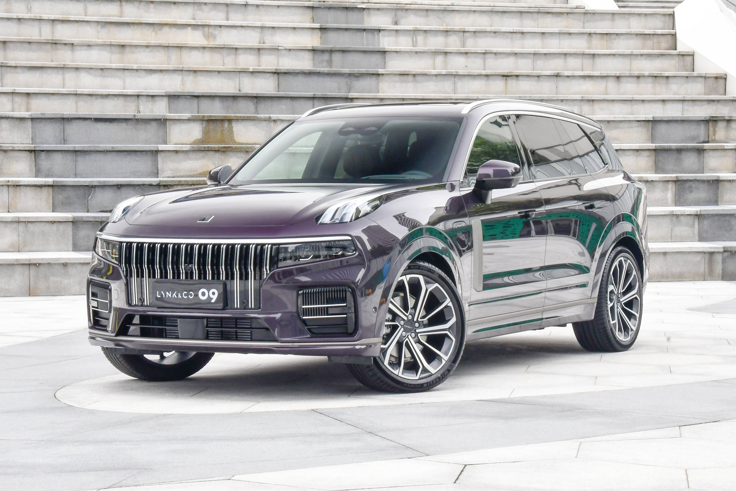 领克09的配置,在同级别车型中有哪些优势?