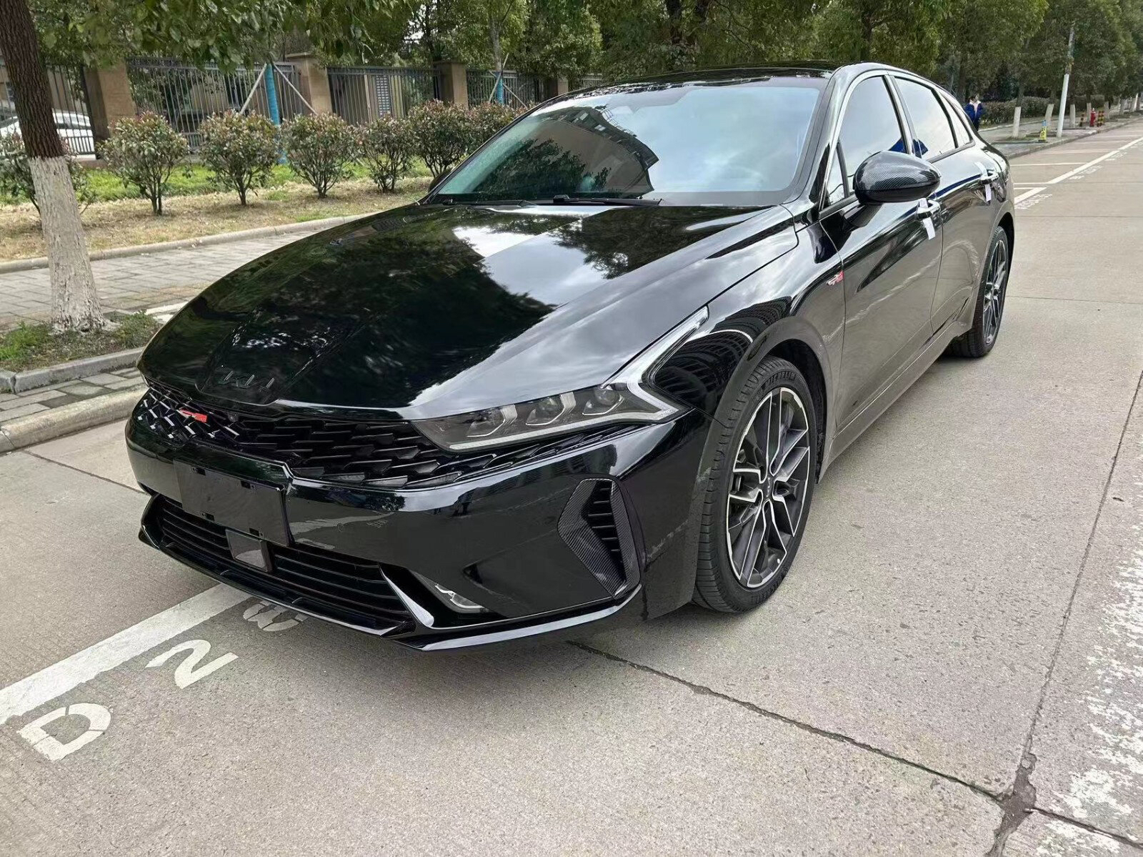 "继雅阁之后,全新起亚k5黑色版能否领跑中级轿车市场?