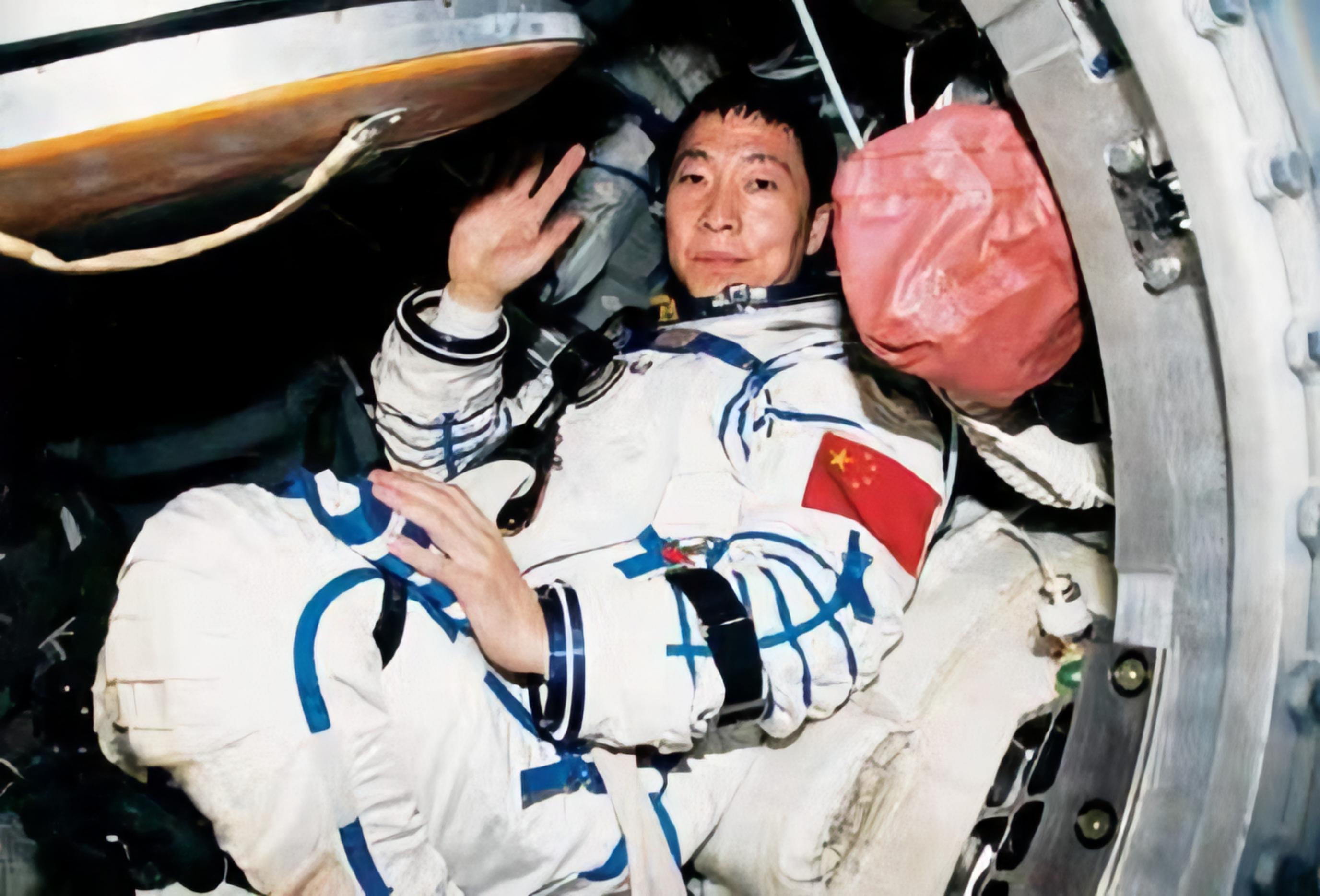 杨利伟曾在在太空听见"敲门声",到底怎么回事?13年后真相大白