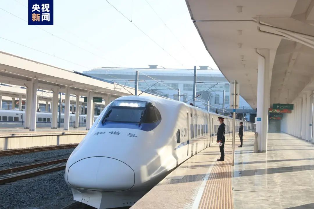 龙岩首条高铁正式开通运营