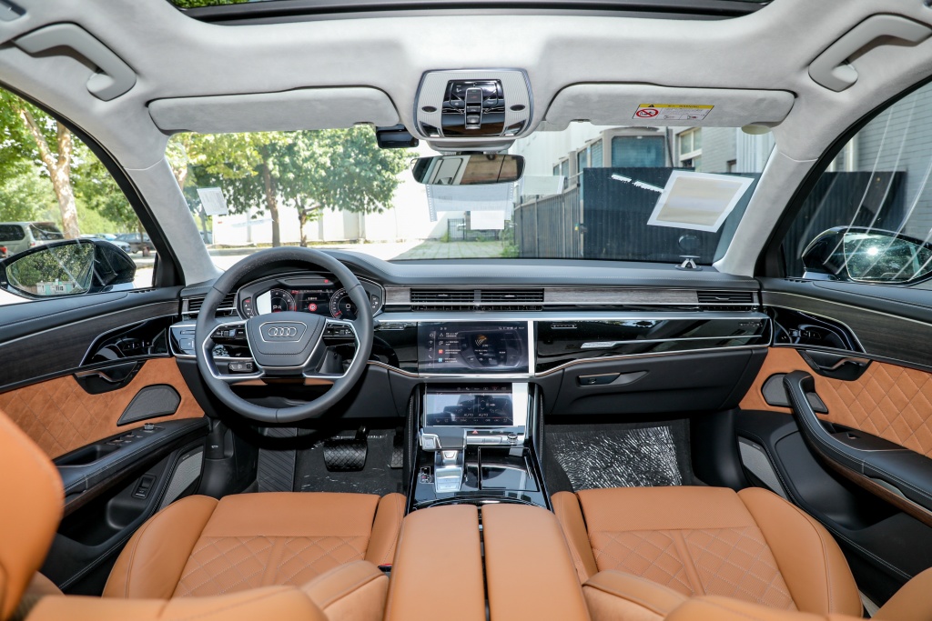 奥迪s8和a8的区别,细节之差,驾驶之异