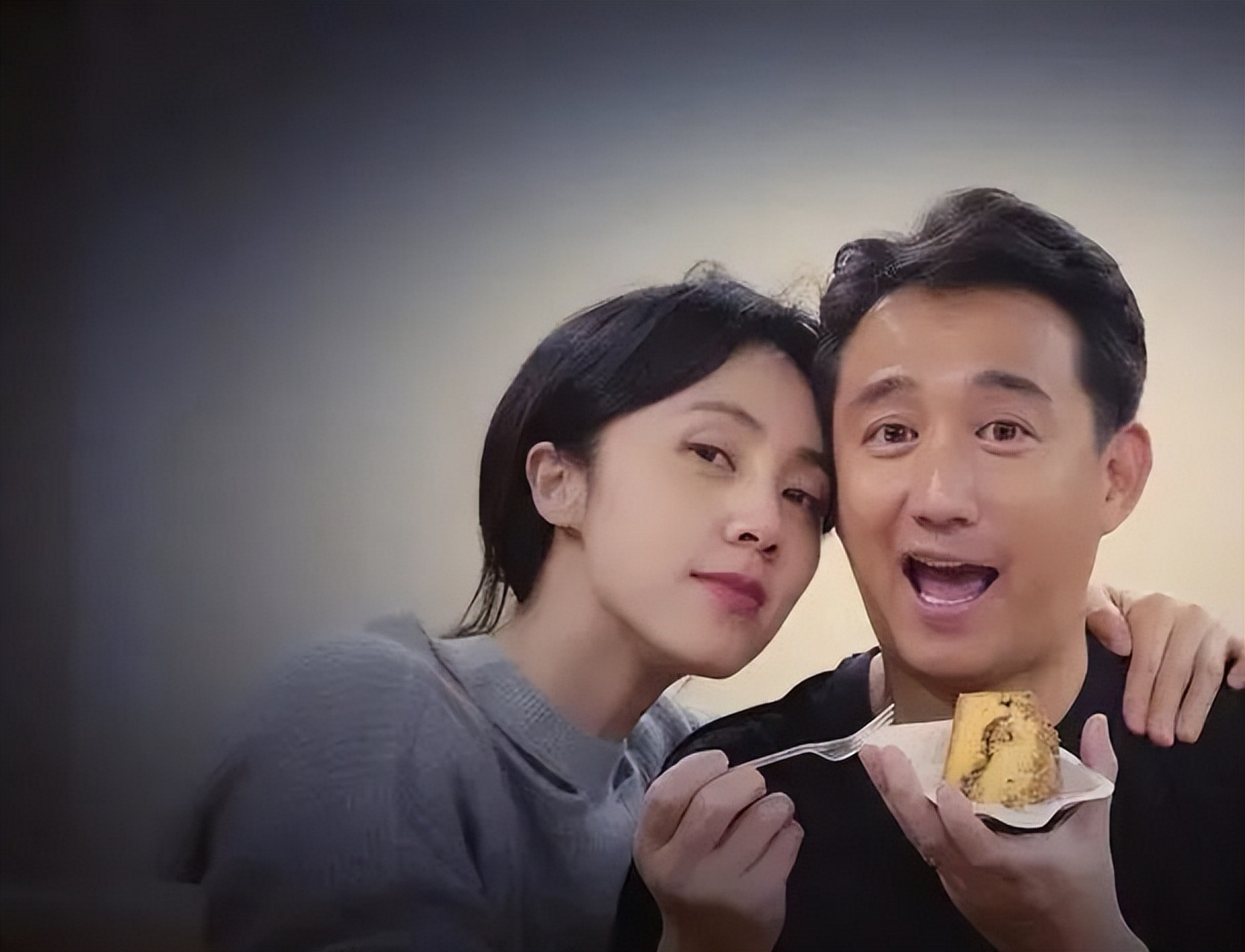 黄磊孙莉婚姻风波:黄磊被指使用心理操控手段对待孙莉和女儿,使其自我