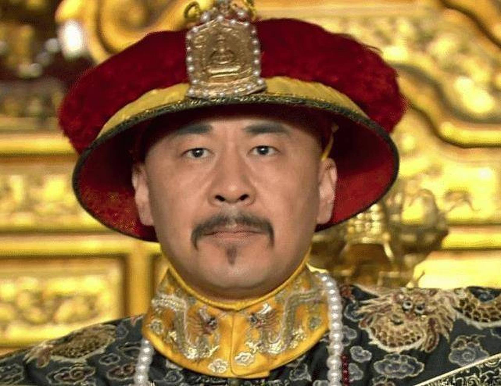 康乾盛世是清朝最顶峰的时期,康熙,雍正和乾隆三位皇帝功不可没.