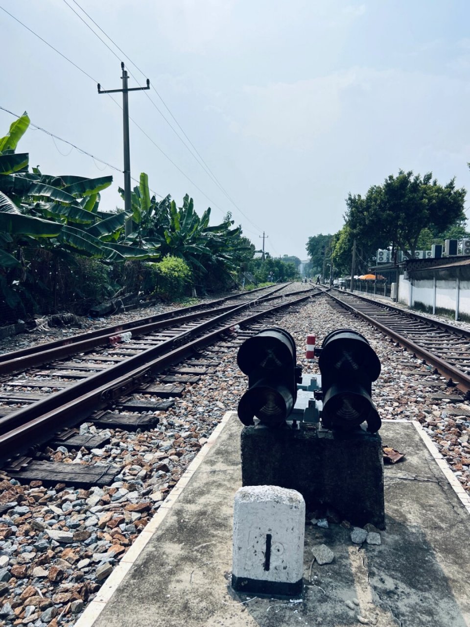 广州网红摄影地 石围塘铁路  石围塘火车站,曾是广三铁路的起点站,由