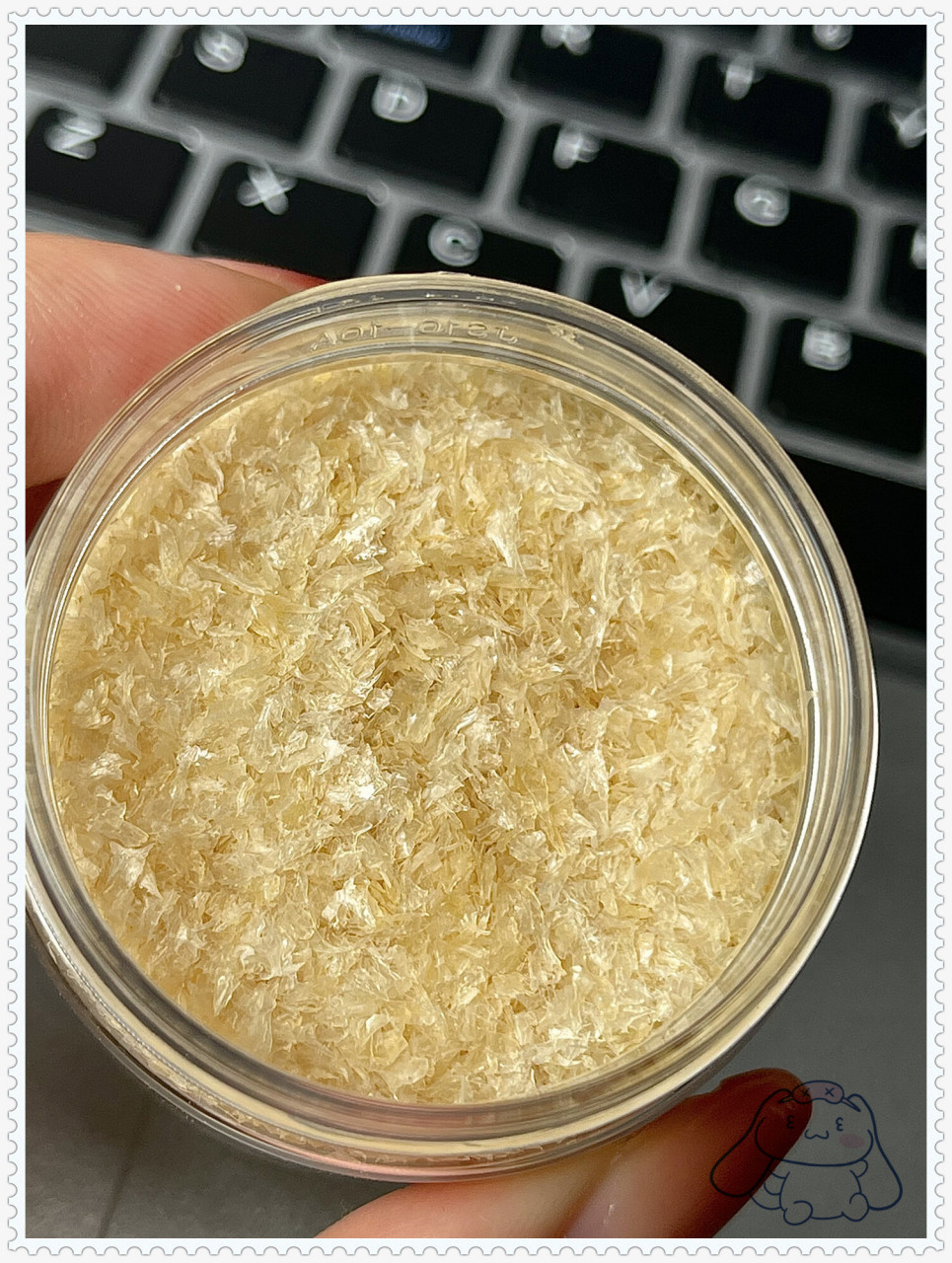 其实,我在品尝的是一碗免煮的银耳粉!