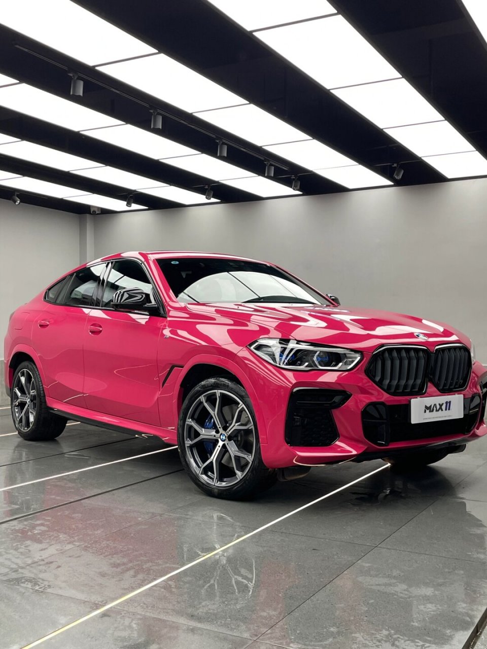 宝马x9,这么帅你心动吗  teckwrap秃鹰改色膜:星光宝石红,为宝马x6