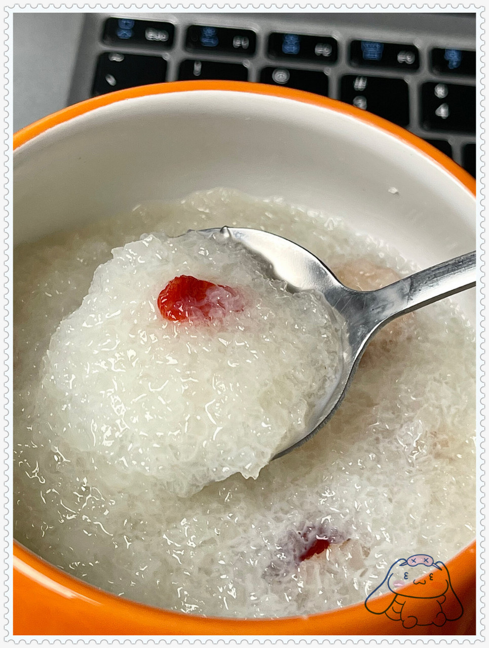 居然以为我在享用美味的跳跳糖  其实,我在品尝的是一碗免煮的银耳粉!