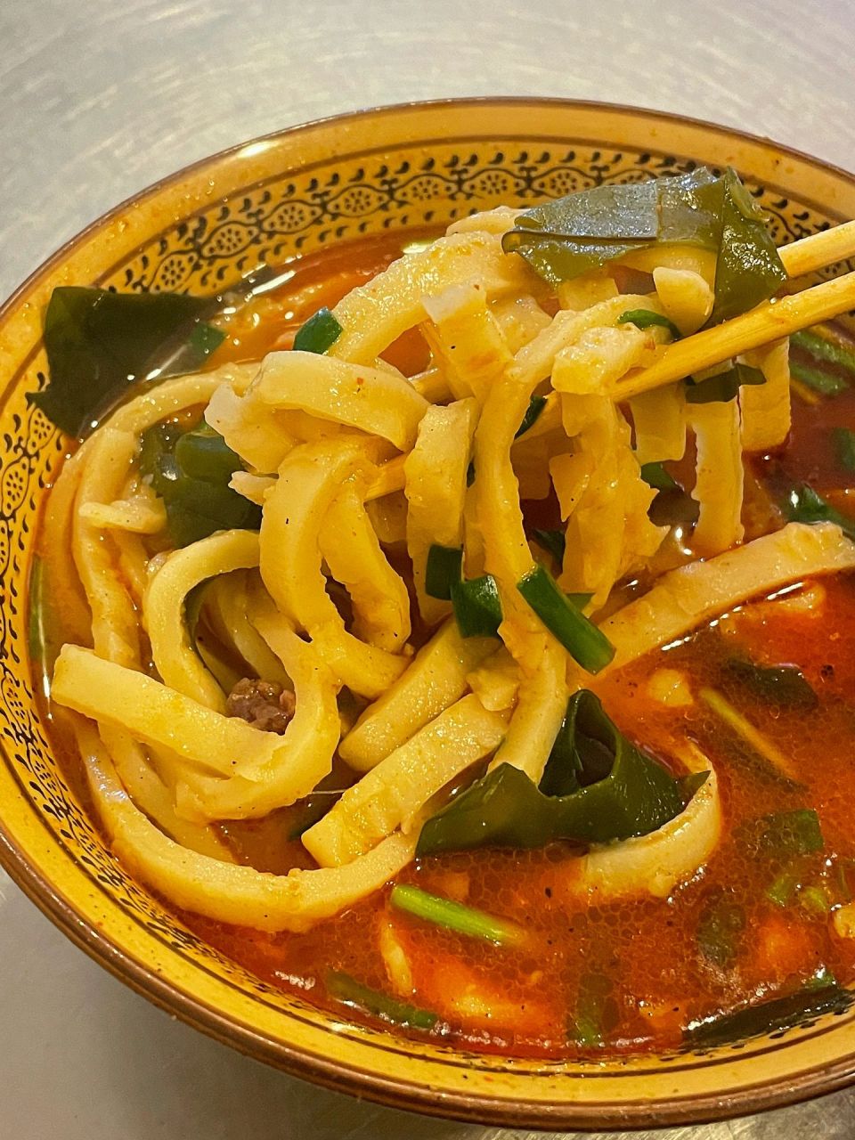 老城人从小吃到大的勋哥烩饼只做烩馍和烩饼 少说小十年了烩饼趁热吃