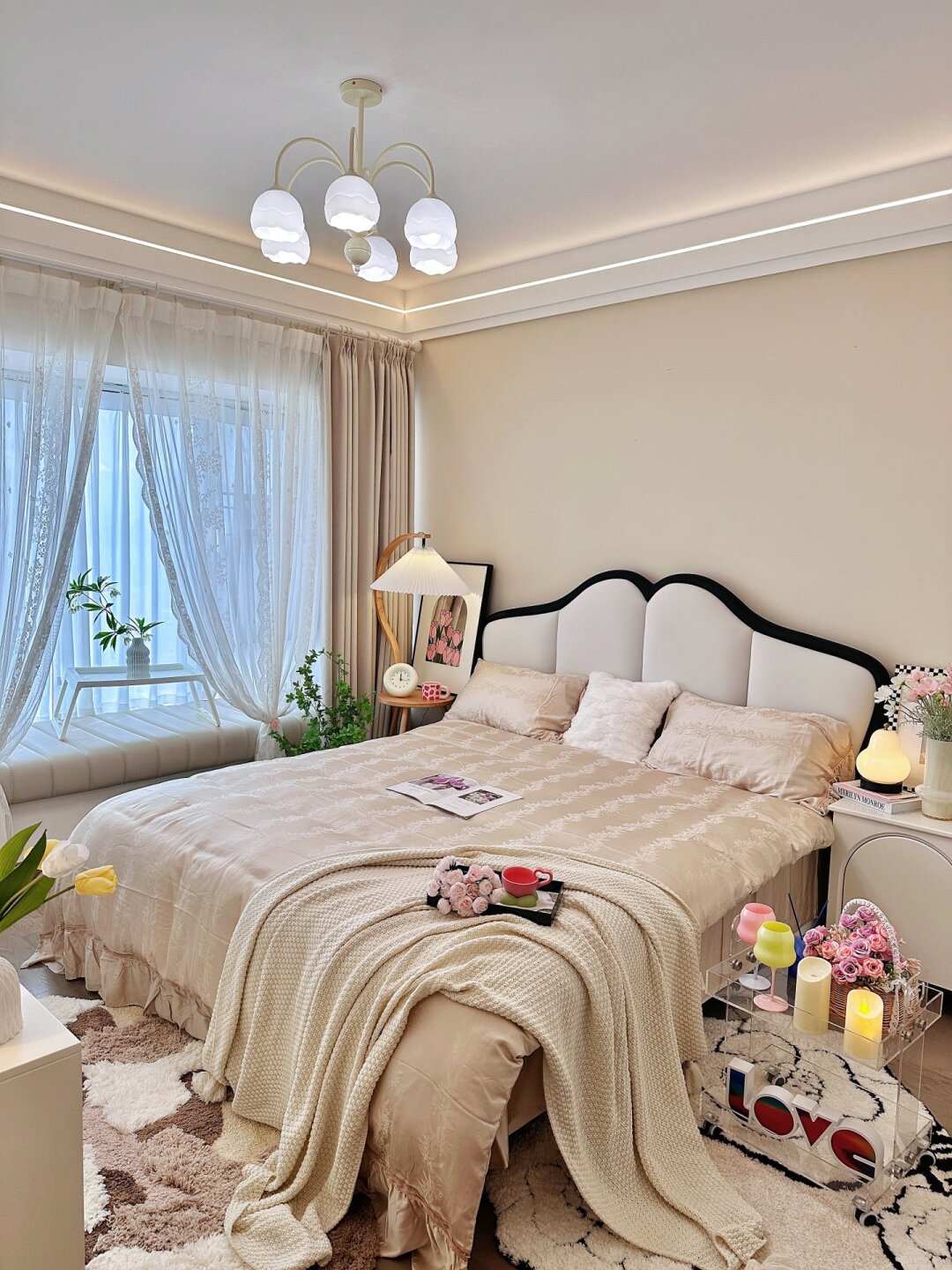 奶呼卧室吊顶双眼皮吊顶装修效果图 卧室卧室双眼皮吊顶装修效果图