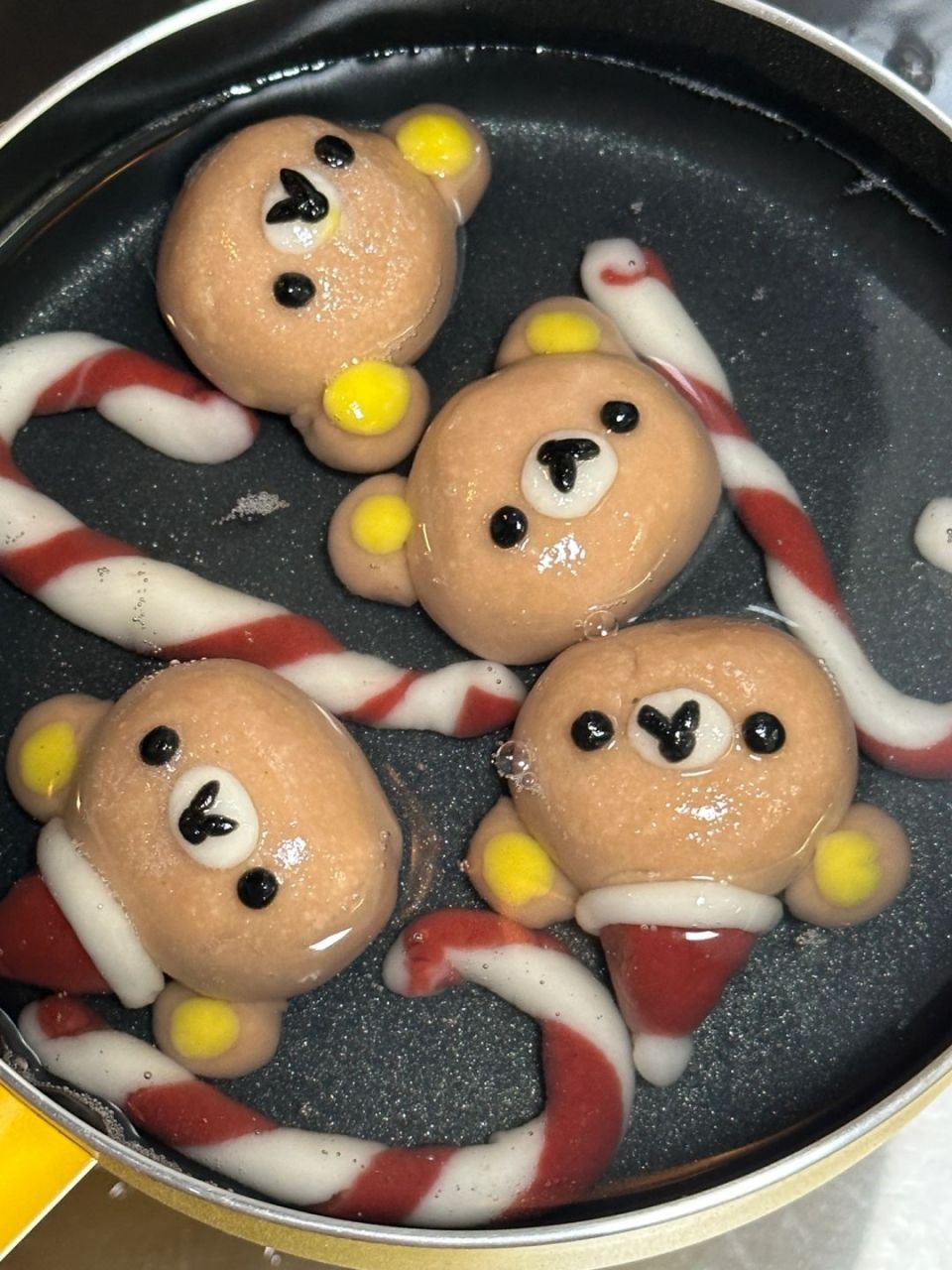 马苏里拉芝士碎 糯叽叽的轻松熊流心芝士年糕搭配可爱的圣诞拐杖年糕