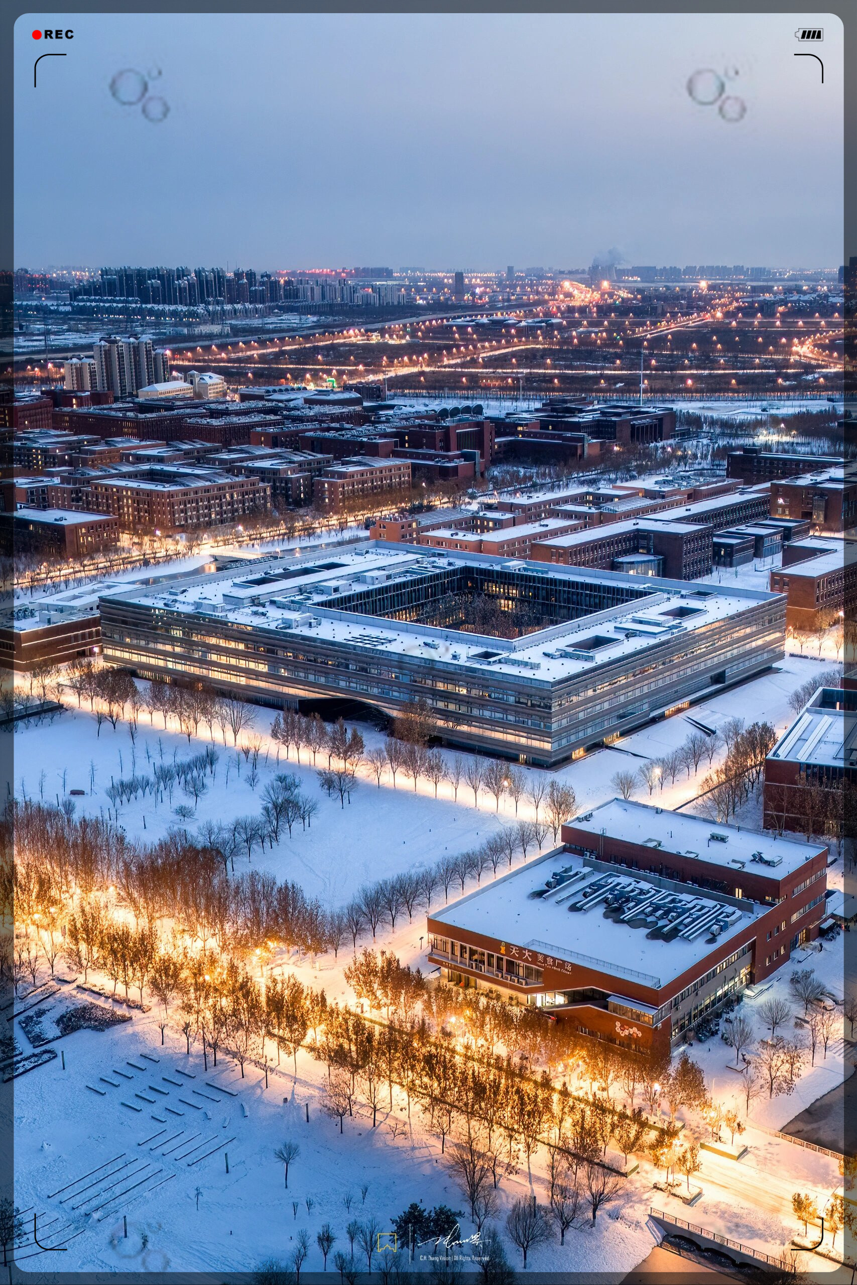 天津大学北洋园校区的梦幻初雪  北欧风情尽收眼底 天大咋搬到北欧了?